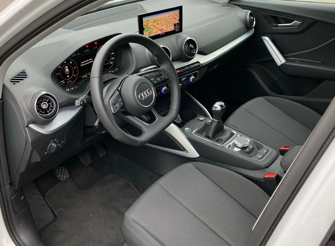 Audi Q2 S line 30 TDI