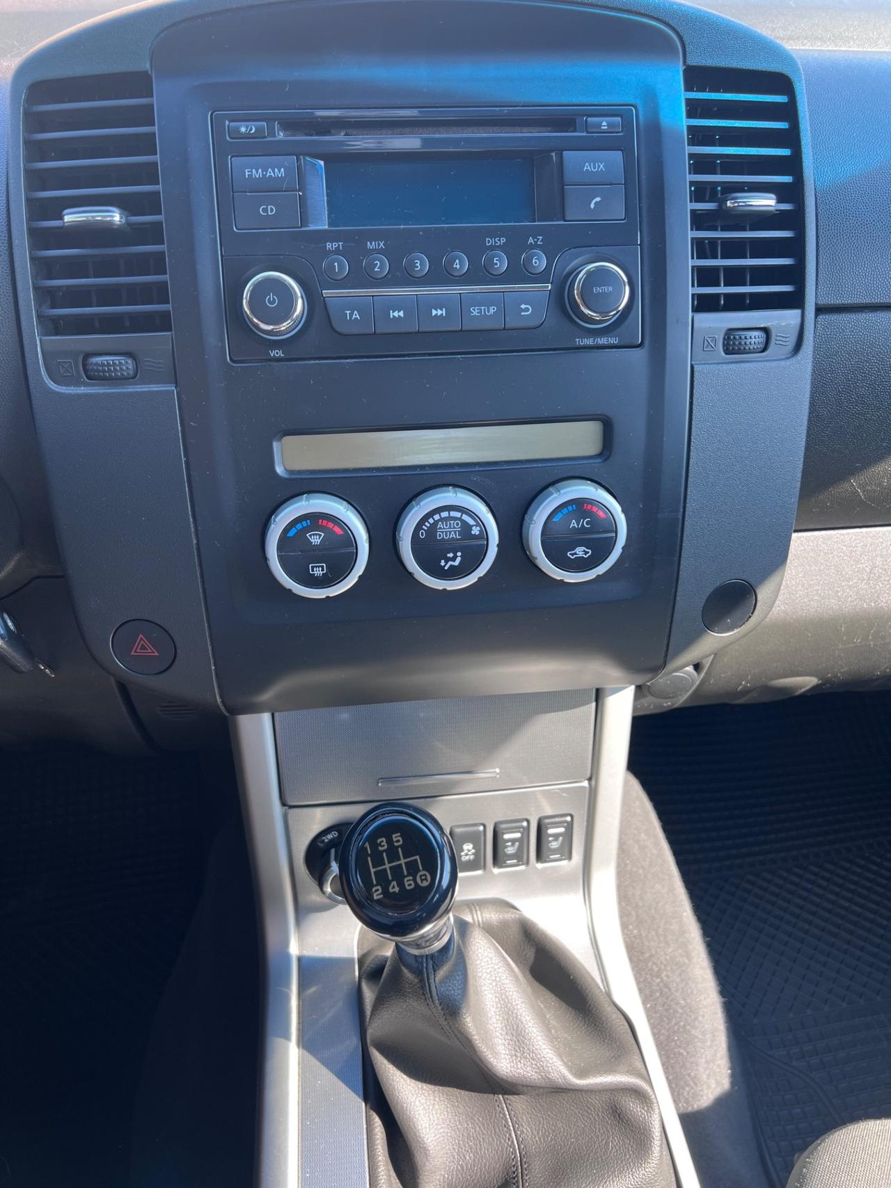 Nissan Navara 2.5 dCi 190CV 4 porte Double Cab LE Plus Restyling