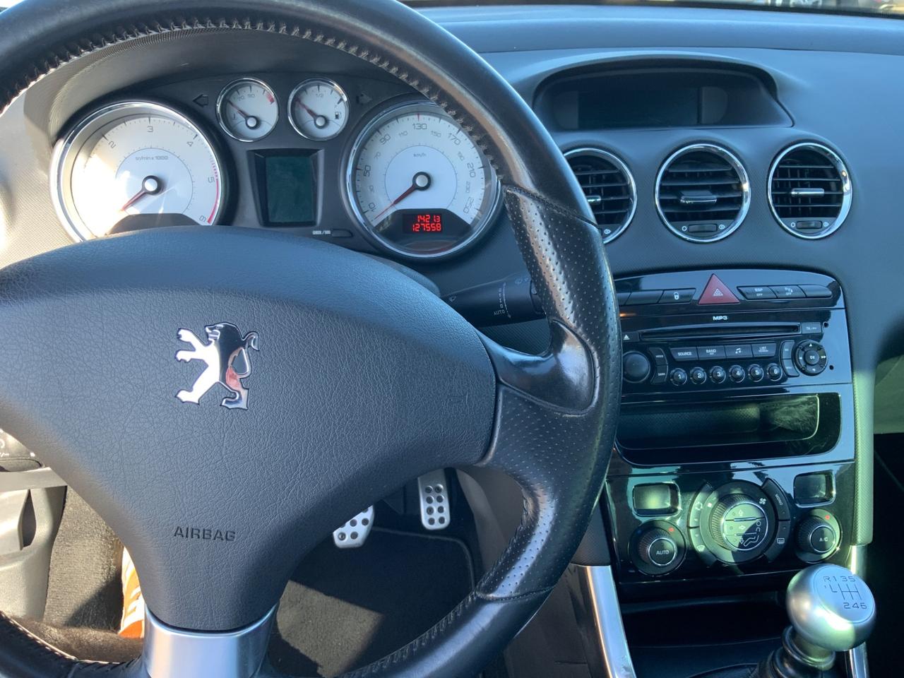 Peugeot 308 2.0 HDi 140CV CC Féline
