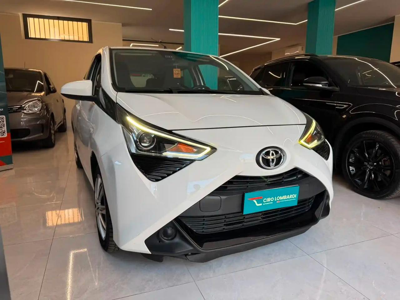 Toyota Aygo Connect 1.0 VVT-i 72 CV 5 porte x-clusiv MMT