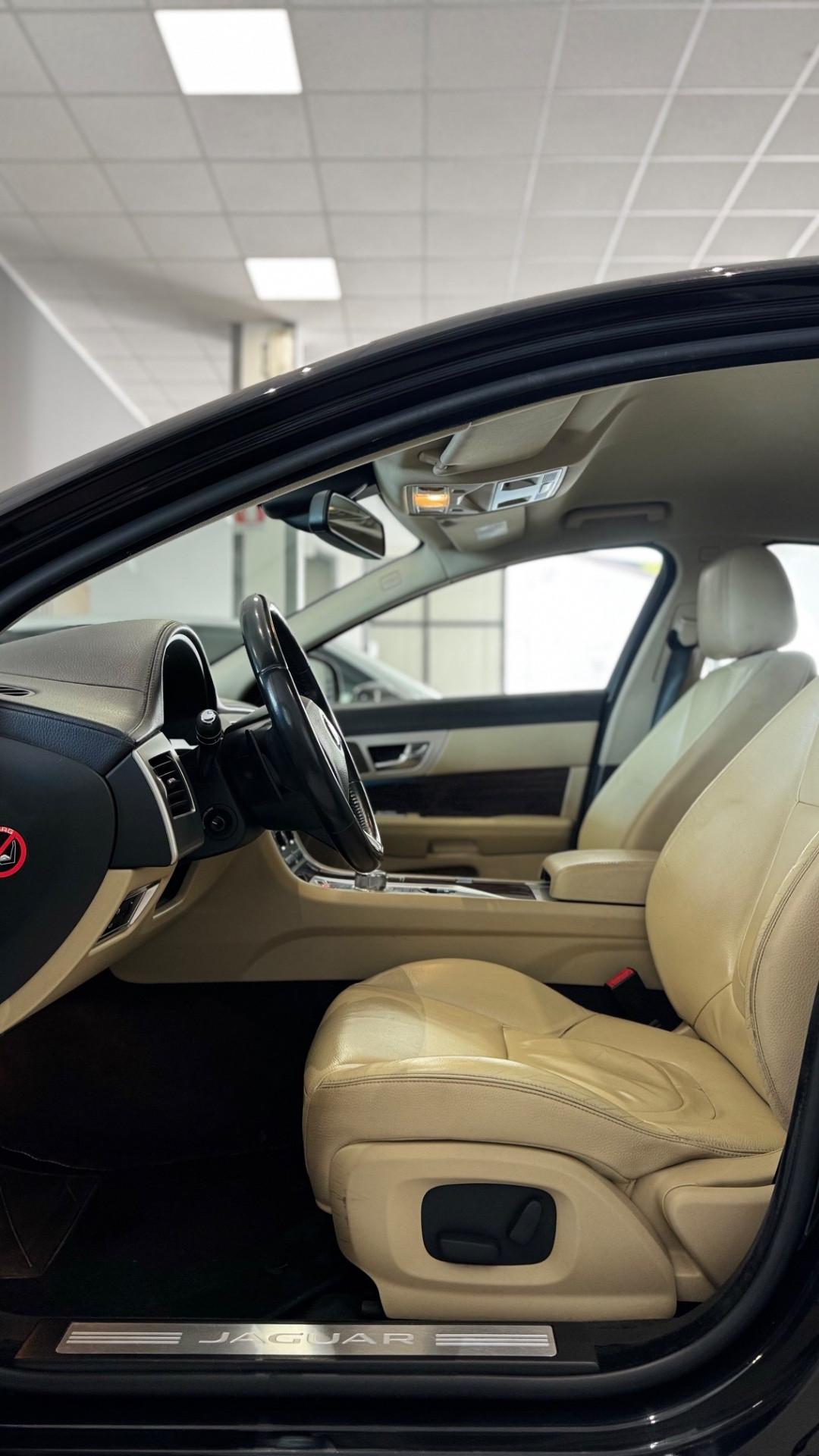 Jaguar XF 2.2 D 200 CV Premium Luxury