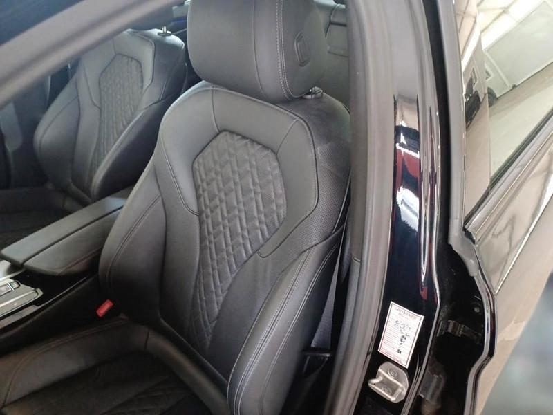 BMW 520 AUTO M SPORT MH48V 4 PORTE BERLINA