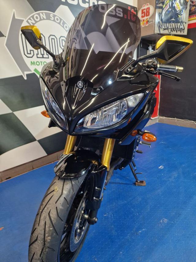 YAMAHA FZ8 - ANNO 2013