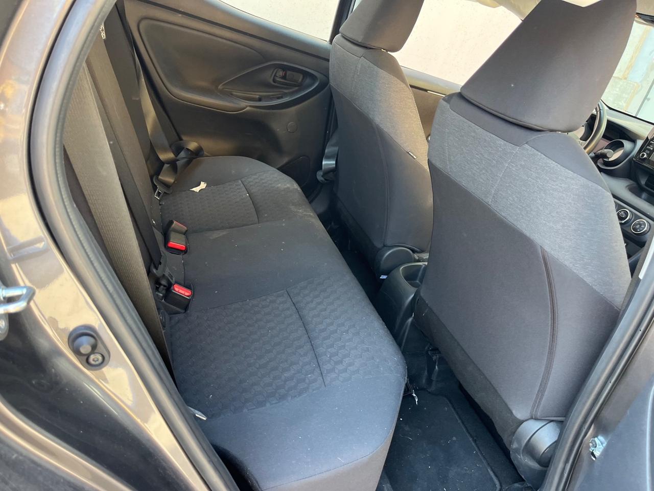 Toyota Yaris 1.0 benzina. INCIDENTATA