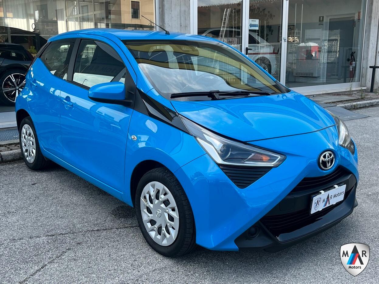 Toyota Aygo Connect 1.0 VVT-i 72 CV 5 porte x-clusiv