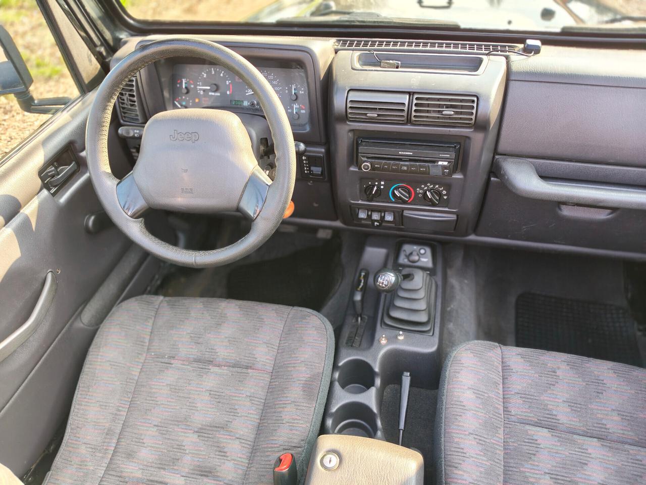 Jeep Wrangler 4.0 ASI Sport