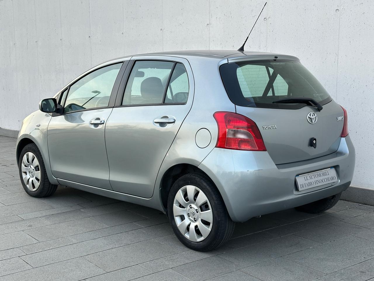 Toyota Yaris 1.0 5 porte Sol