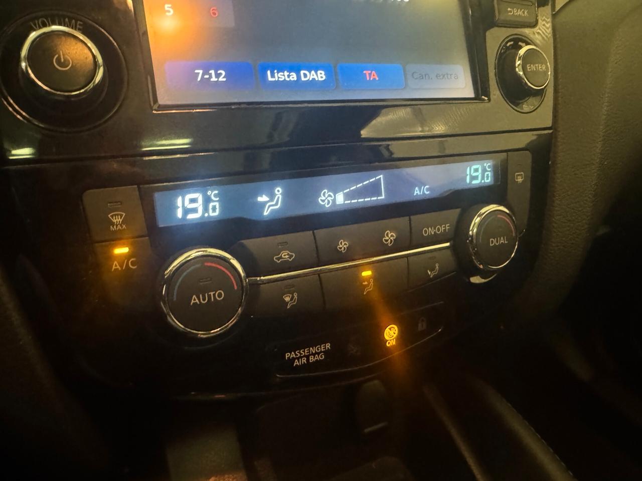 NISSAN Qashqai 1.5 dCi N-Connecta