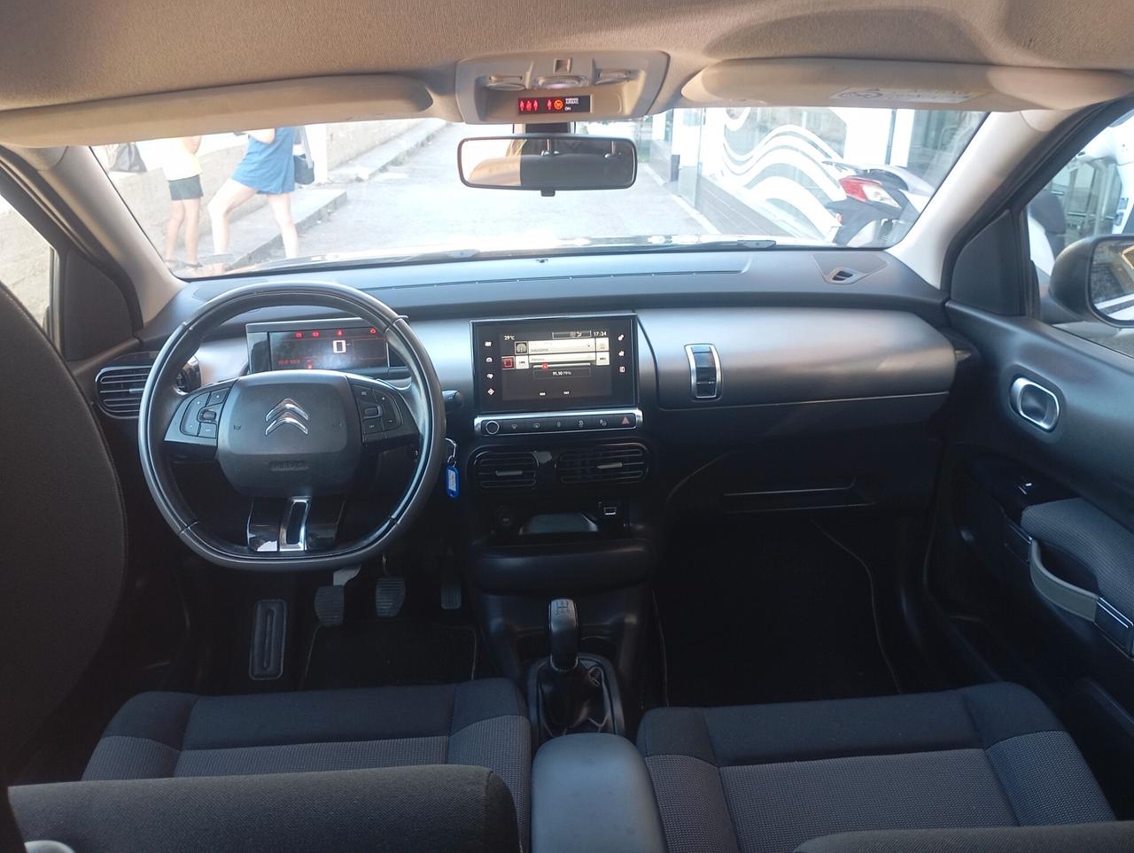 Citroen C4 Cactus PureTech 82 Shine full optional