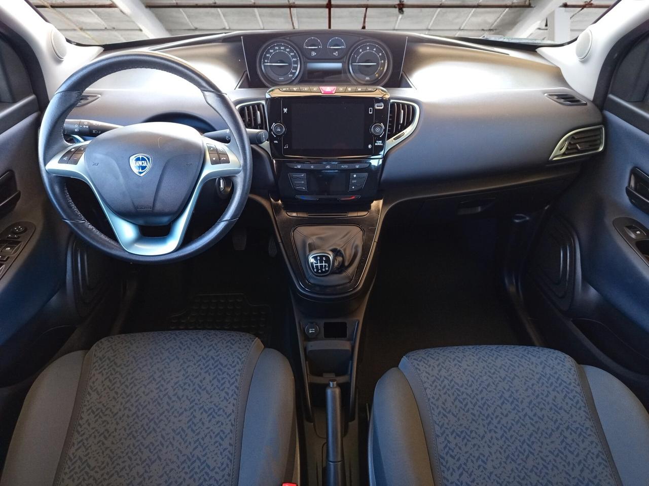 Lancia Ypsilon 1.0 FireFly 5 porte S&S Hybrid Gold