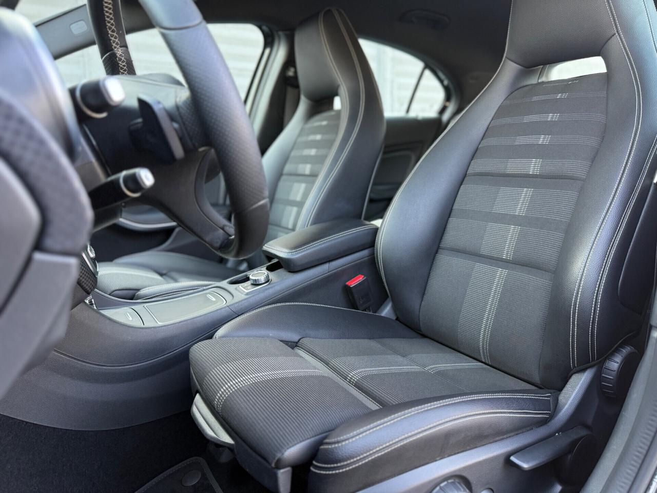 Mercedes-benz A 180 AMG Line - Premium Next auto