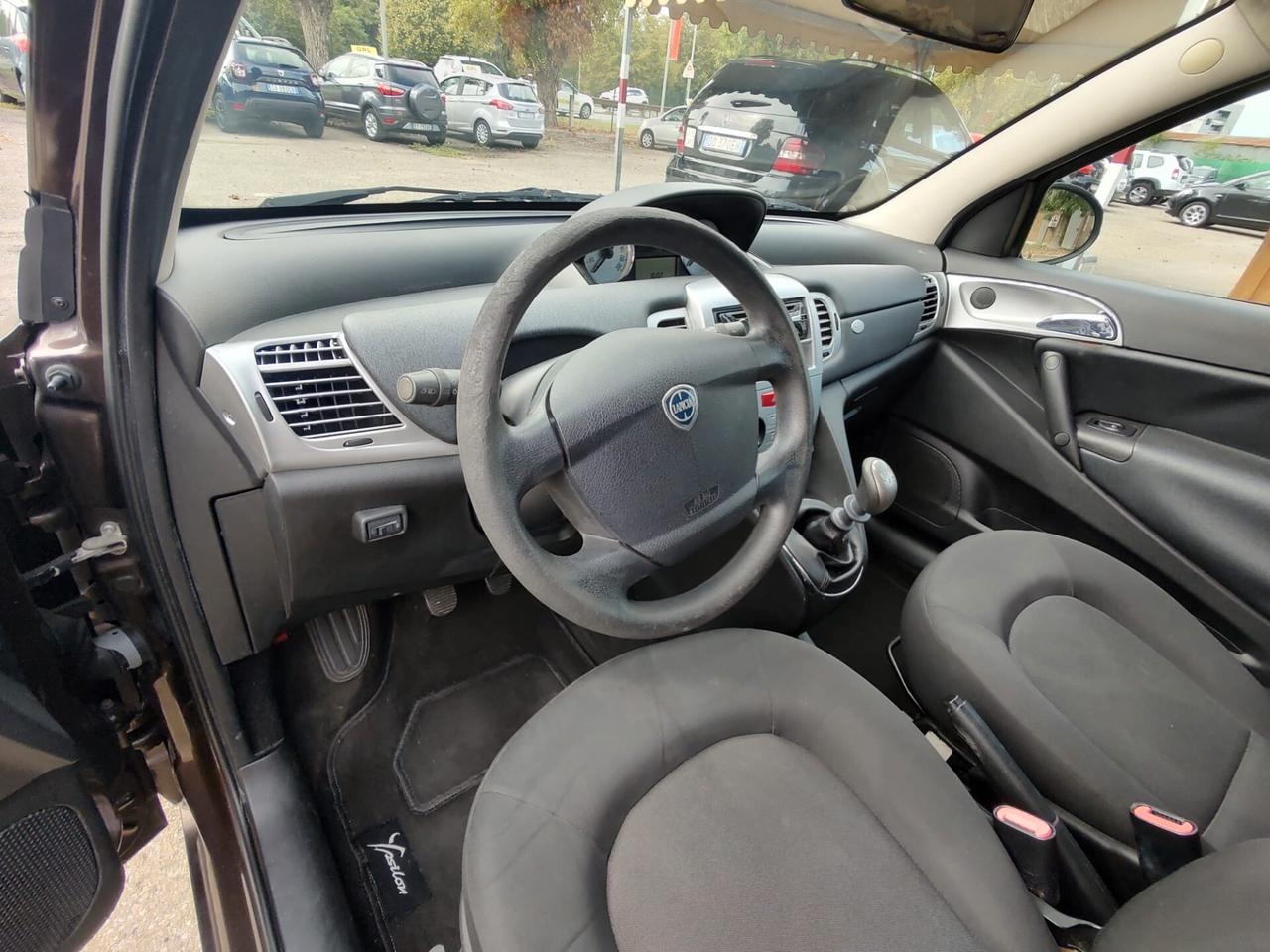 Lancia Ypsilon 1.2 69 CV 5 porte GPL Ecochic Platinum, benzina\gpl, OK NEOPATENTATI