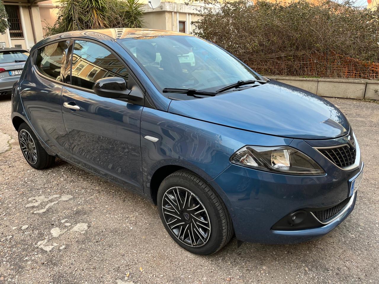 Lancia Ypsilon 1.0 FireFly 5 porte S&S Hybryd Gold