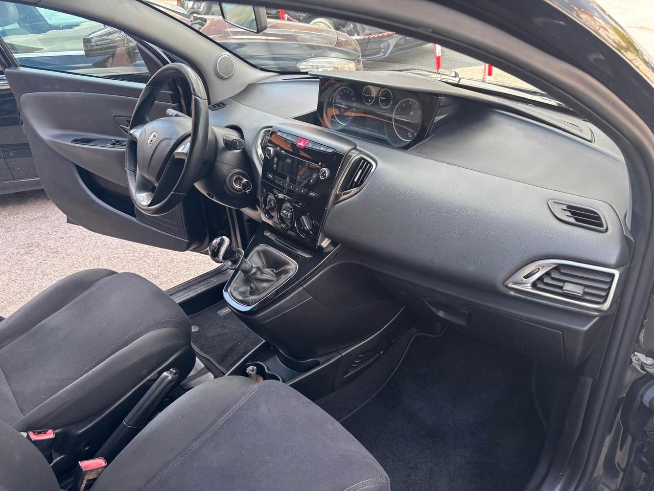Lancia Ypsilon 1.2 69 CV 5 porte GPL Ecochic Gold
