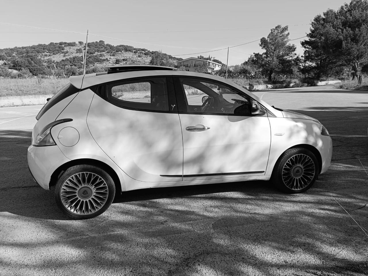 Lancia Ypsilon 1.3 MJT 16V 95 CV 5 porte S&S Gold