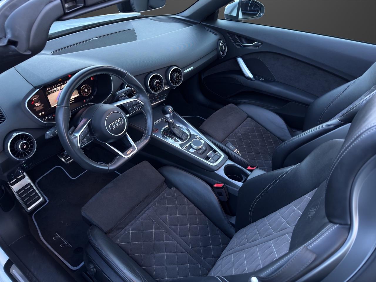 Audi TTS Roadster 2.0 TFSI 310 CV S tronic quattro.