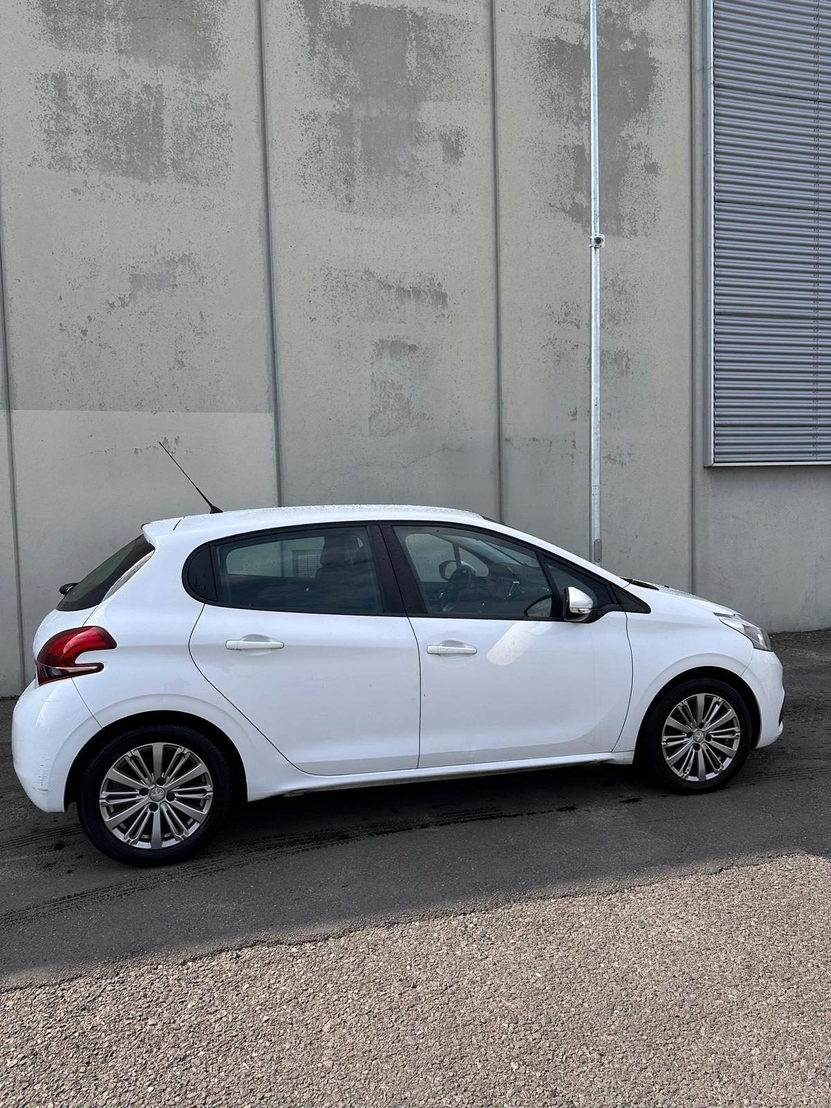 Peugeot 208 PureTech 82cv 5 porte Active