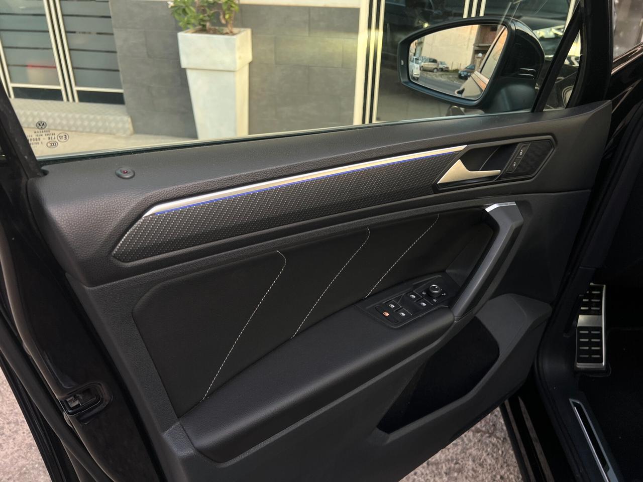 Volkswagen Tiguan 2.0 TDI 150 CV DSG R-Line R Line