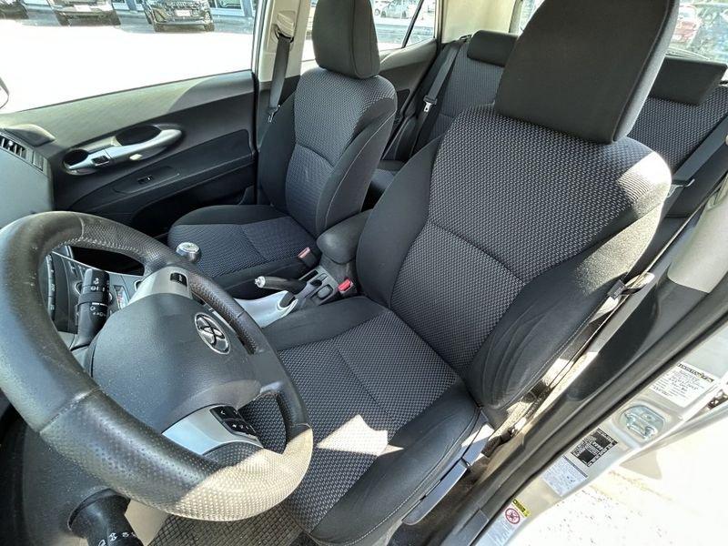 Toyota Auris 1.4 D-4D 5 porte Sol 1 PROPRIETARIO * GARANZIA