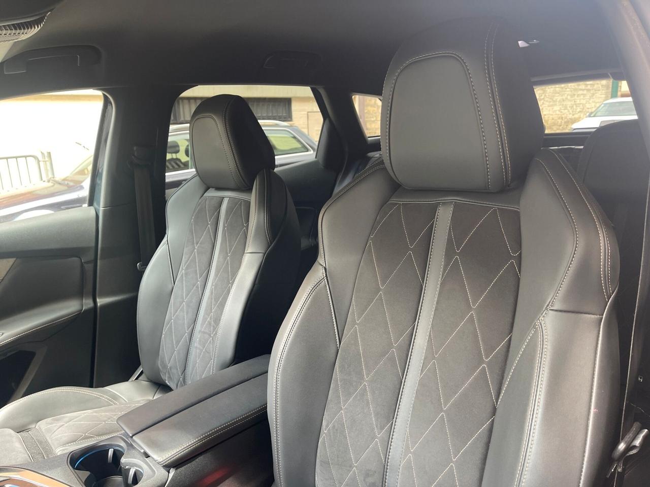 Peugeot 3008 2.0 180 CV EAT8 GT LINE