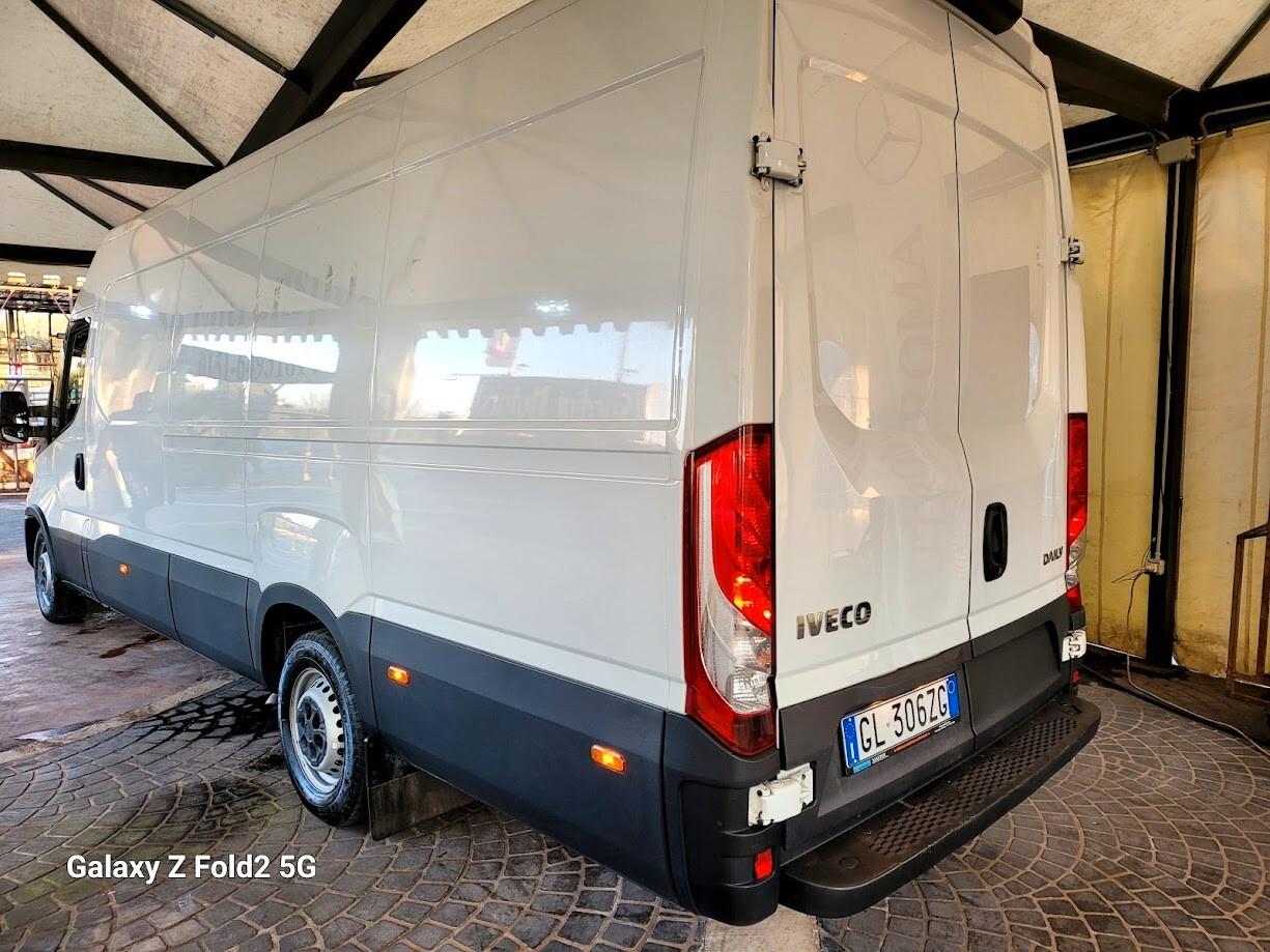 Iveco Daily bianco
