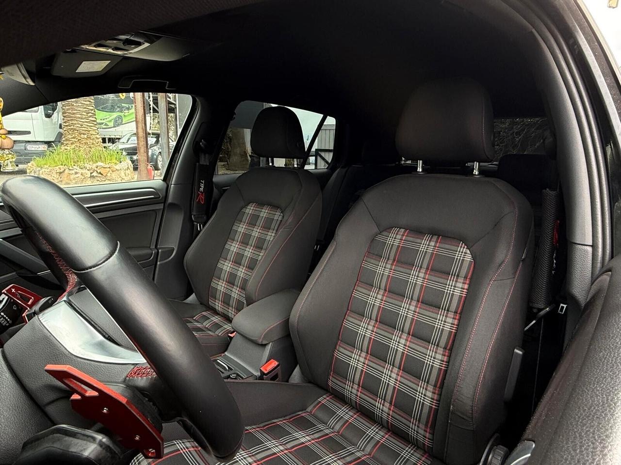 Volkswagen Golf GTI Performance 2.0 245 CV DSG MAXTON LOOK