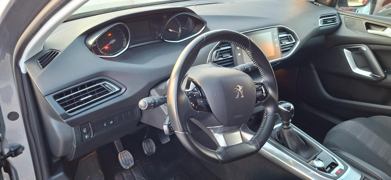 Peugeot 308 1.2 e THP Allure