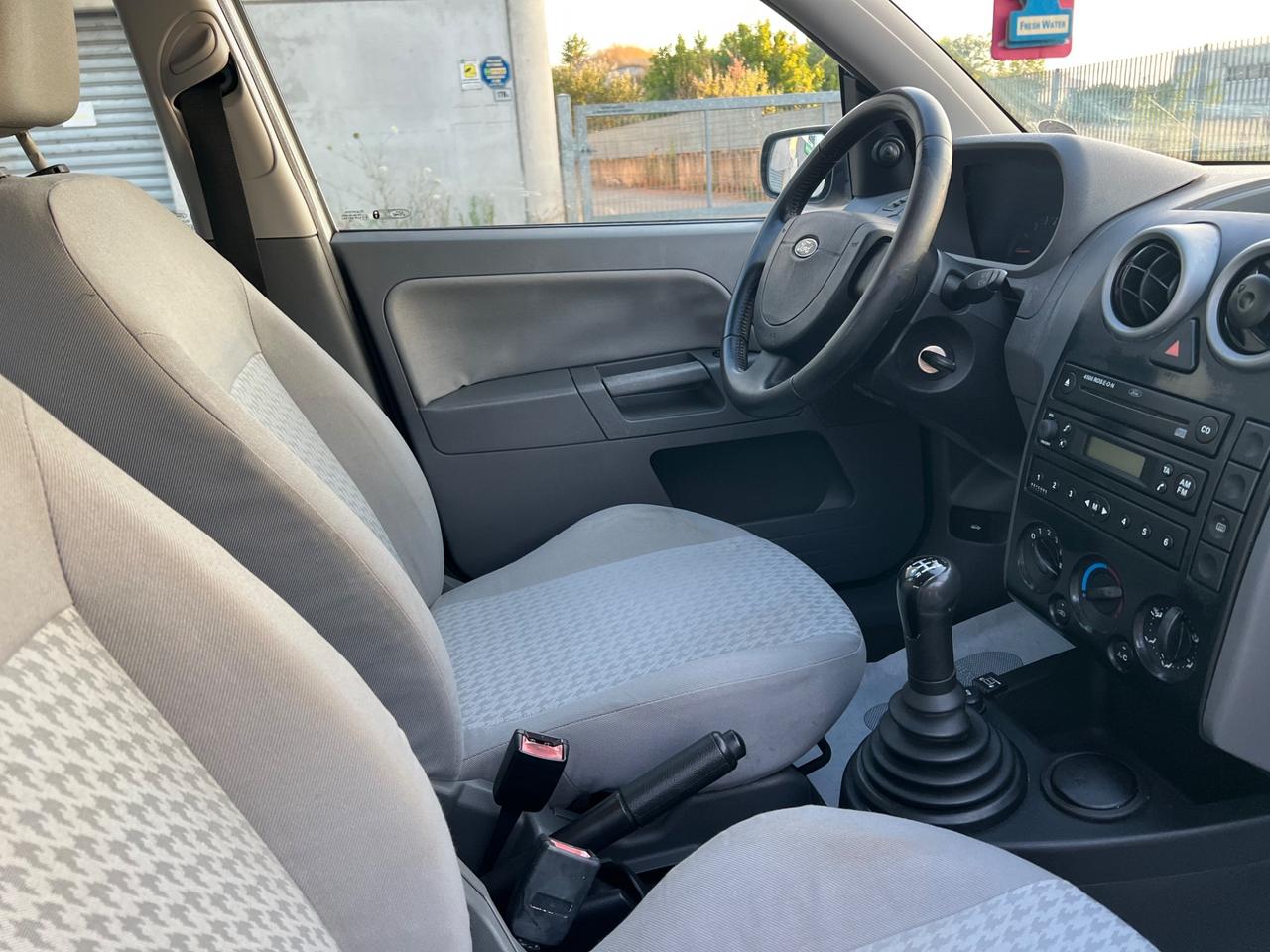 Ford Fiesta 1.2i 16V cat 5 porte Ambiente