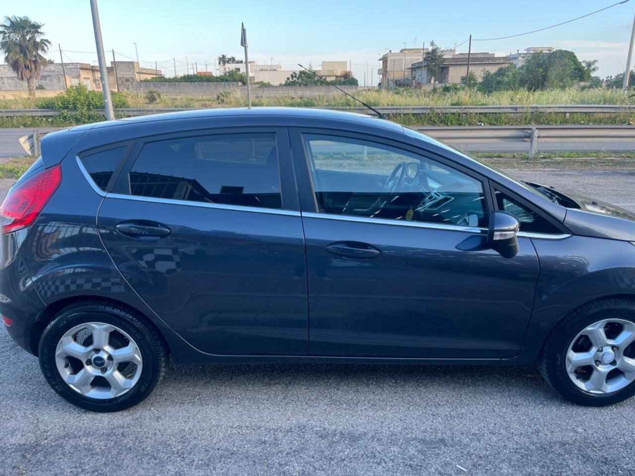Ford Fiesta 1.4 5 porte Bz.- GPL Titanium Unipro 2010