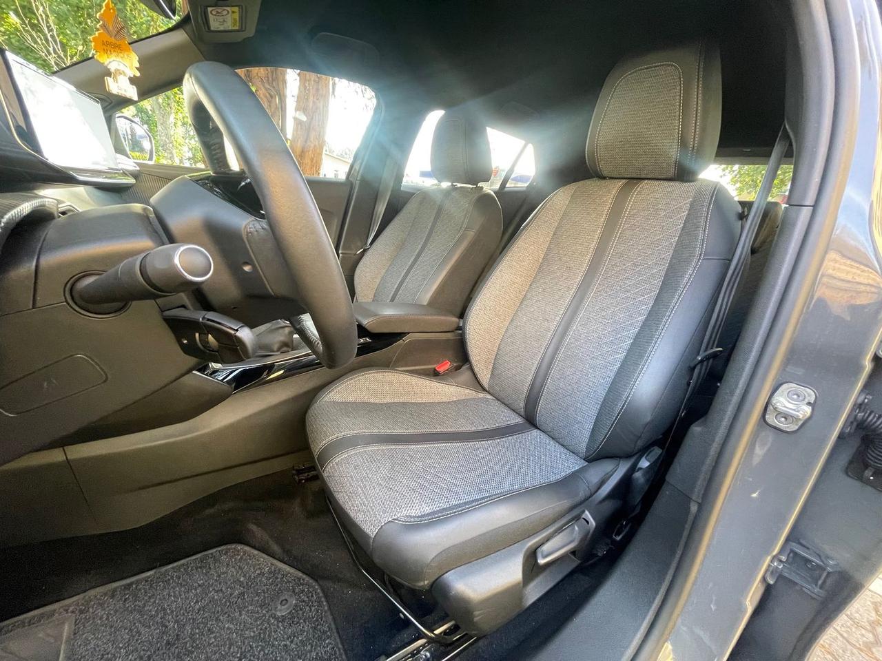 Peugeot 2008 Allure 1.2 PureTech 100 #5940