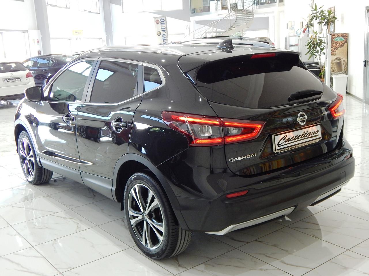 Nissan Qashqai 1.6 dci N-Connecta 130cv Xtronic TETTO-NAVI-PARK