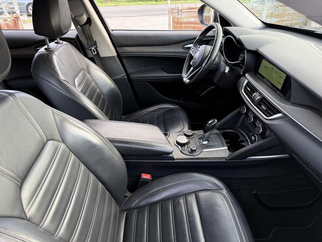 ALFA ROMEO STELVIO AT8 Q4 EXECUTIVE