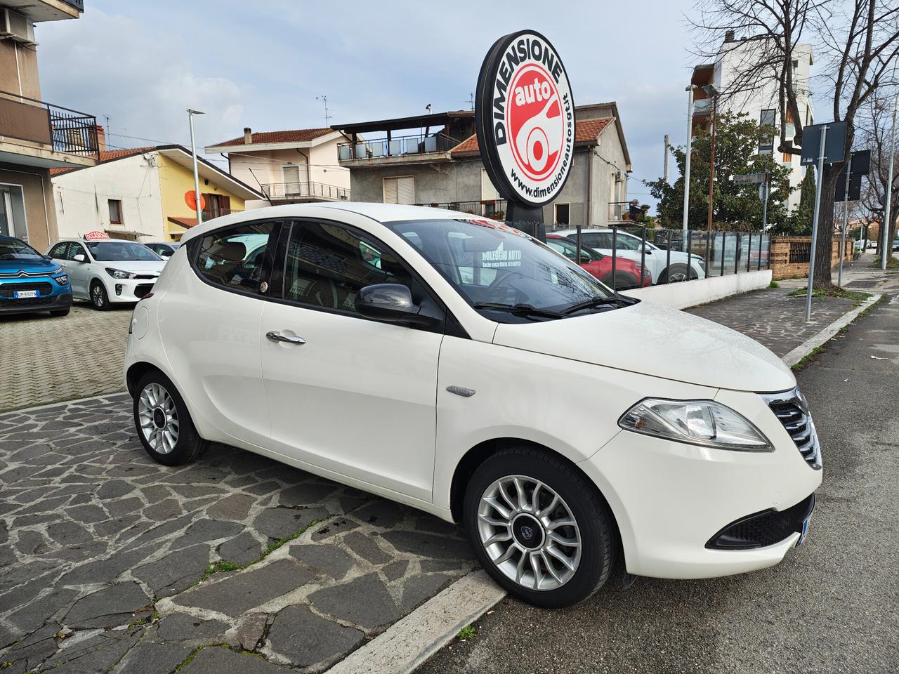 Lancia Ypsilon 1.2 69 CV 5 porte GPL Ecochic Silver