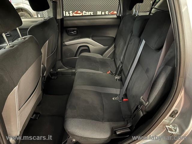 MITSUBISHI Outlander 2.2 DI-D 4WD Instyle 7p.