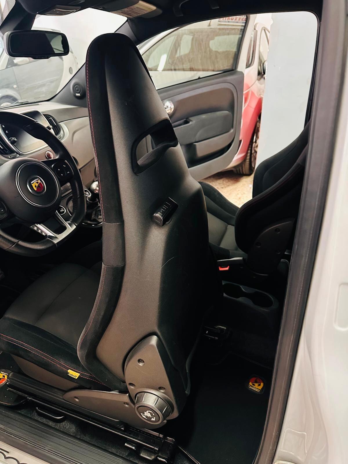 Abarth 500 1.4 Turbo T-Jet 135CV**