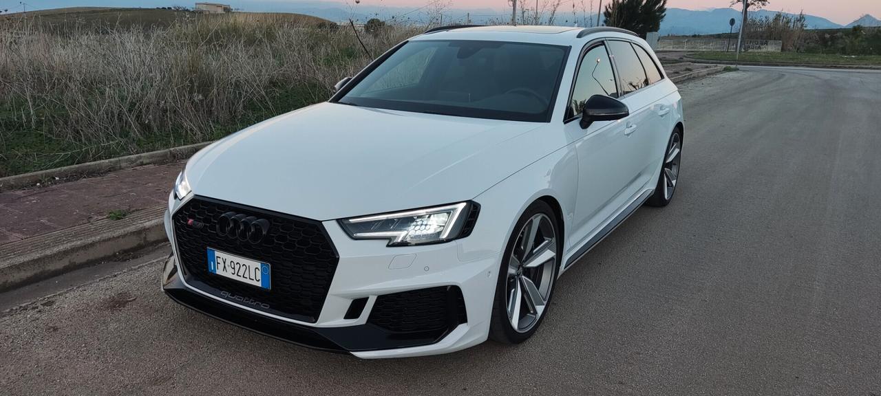 PERMUTO - 2019 Audi RS4 Carboceramica 47000km