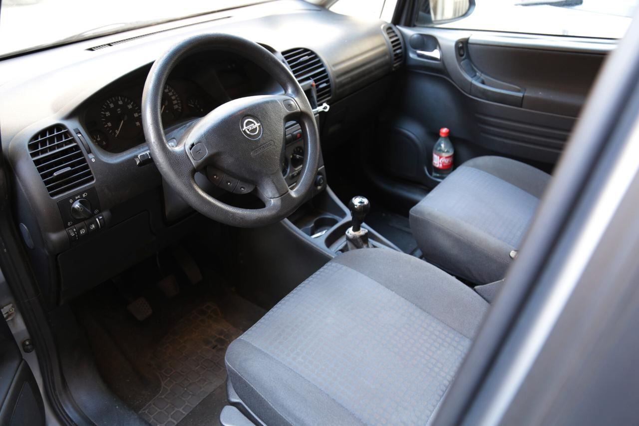 Opel Zafira 1.6 16V cat Elegance