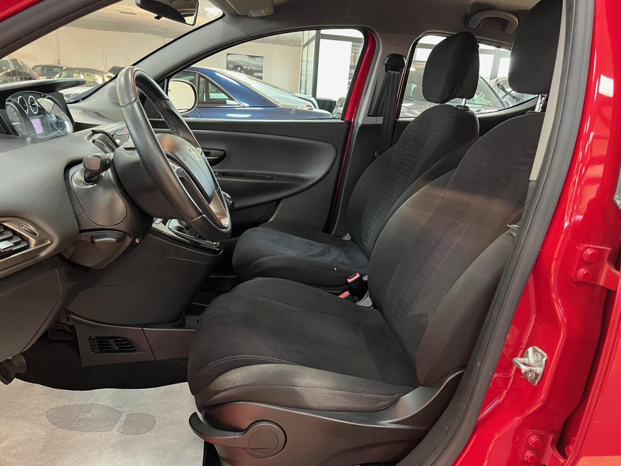 Lancia Ypsilon 1.3 mjt Gold