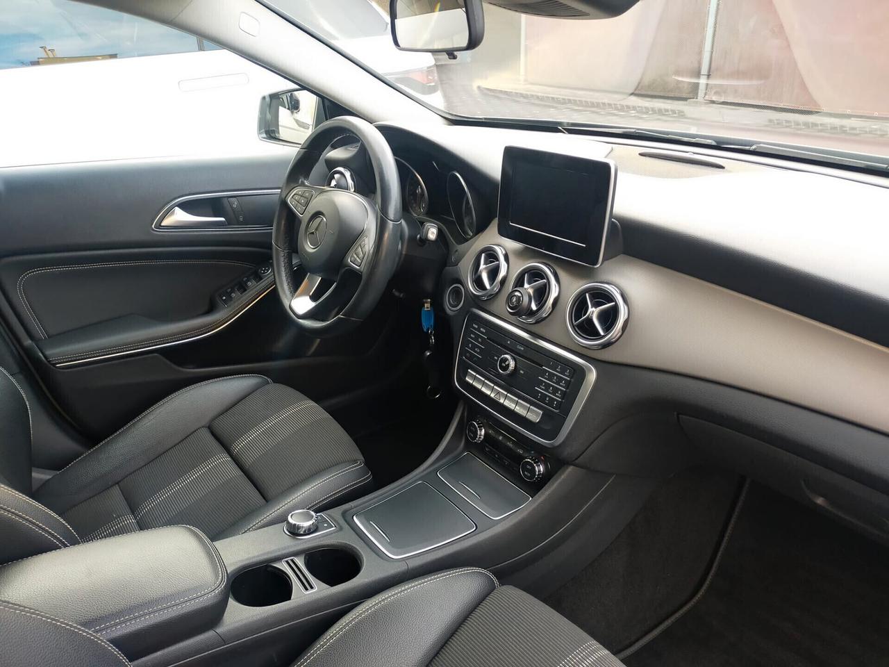 Mercedes-benz CLA 220 CLA 220 d 4Matic Automatic Business Extra