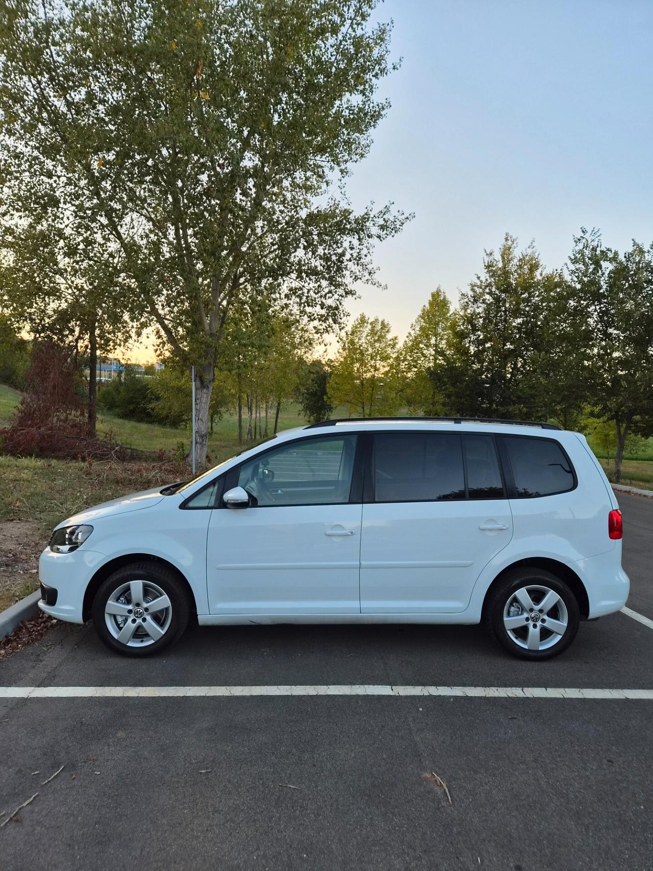 Volkswagen Touran Business 1.4 Highline EcoFuel 7 POSTI