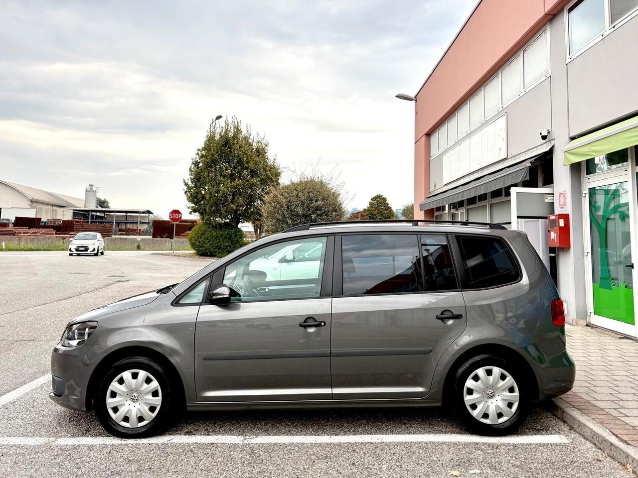 Volkswagen Touran 1.6 TDI 7 posti Neopatentati