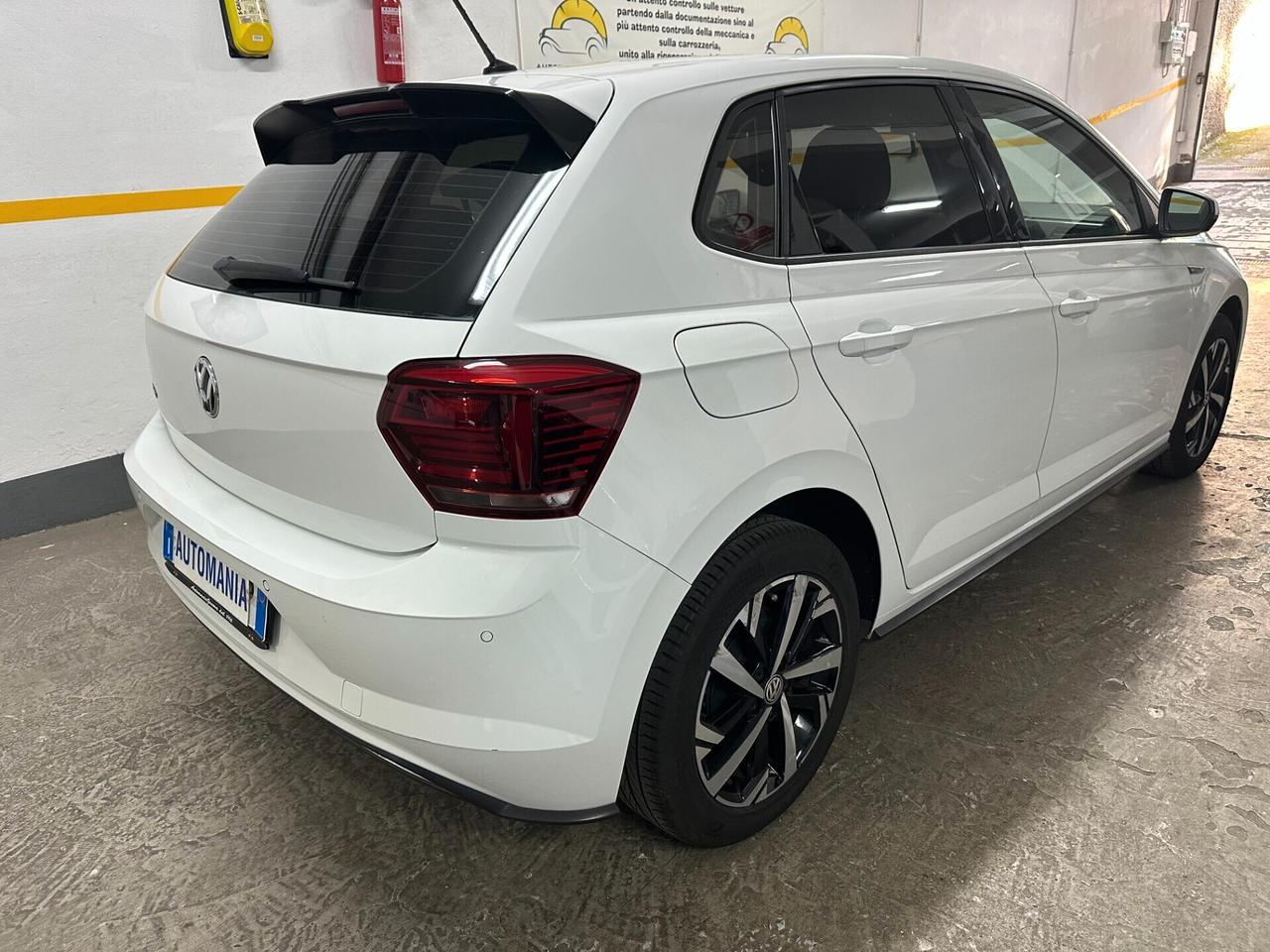 Volkswagen Polo R-LINE Business 1.6 TDI 95 CV 5p. Highline BlueMotion Tech.