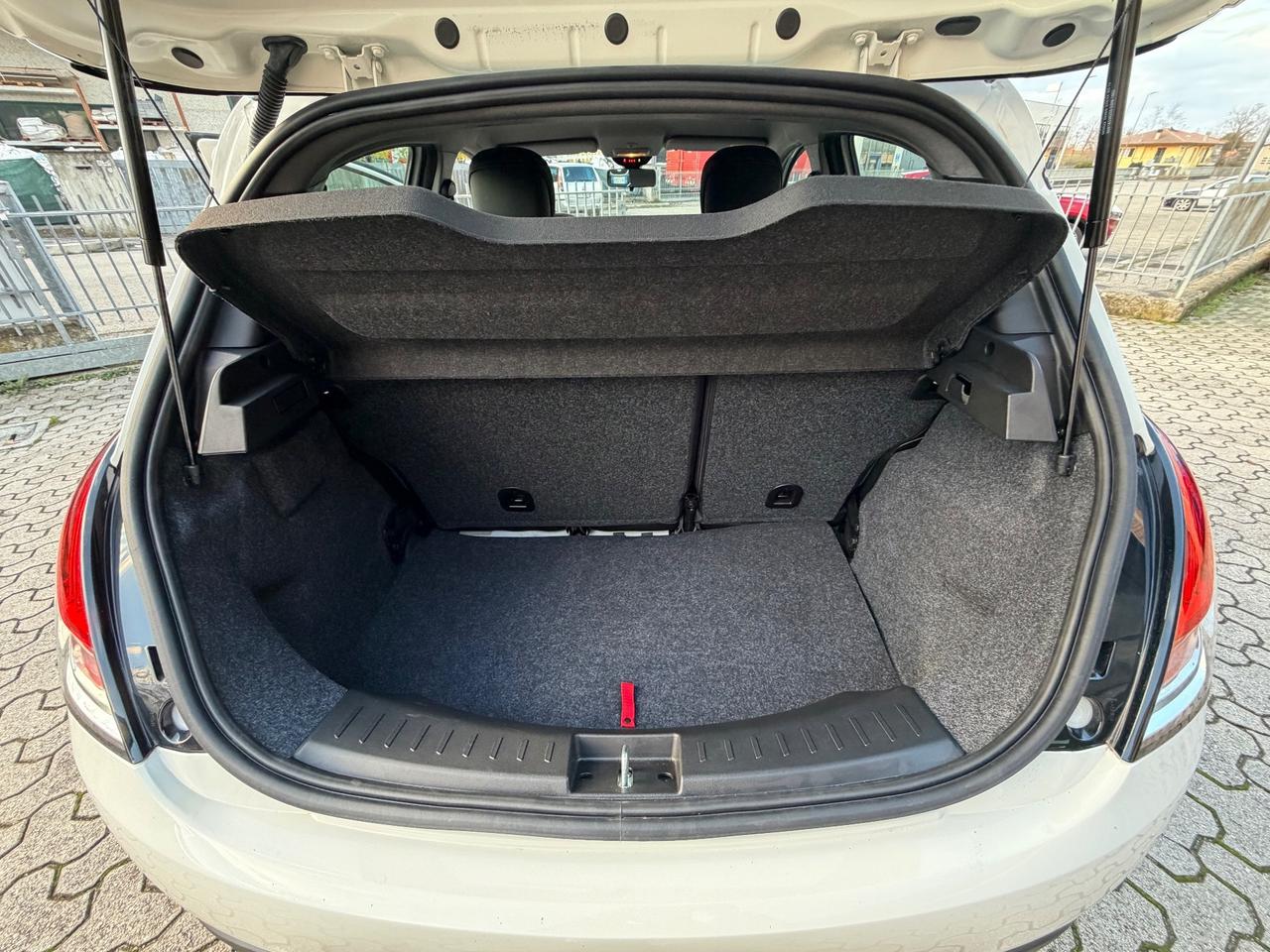 Lancia Ypsilon 1.0 FireFly 5 porte S&S Hybrid