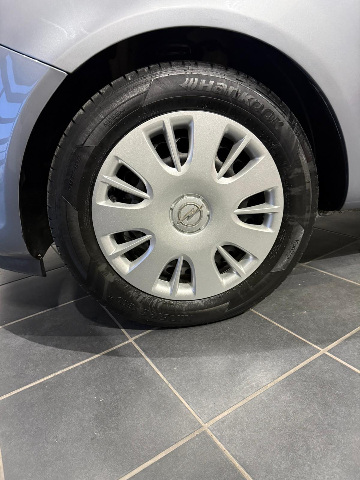 Opel Corsa 1.0 12V 3 porte -UNICO PROPRIETARIO-NEOPATENTATI