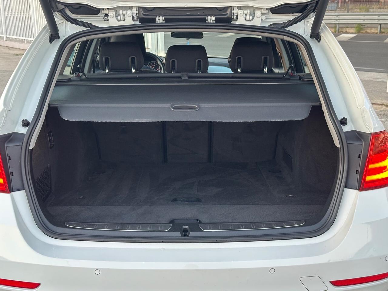 Bmw Serie 316d Touring Modern 2.0 116CV DA VETRINA