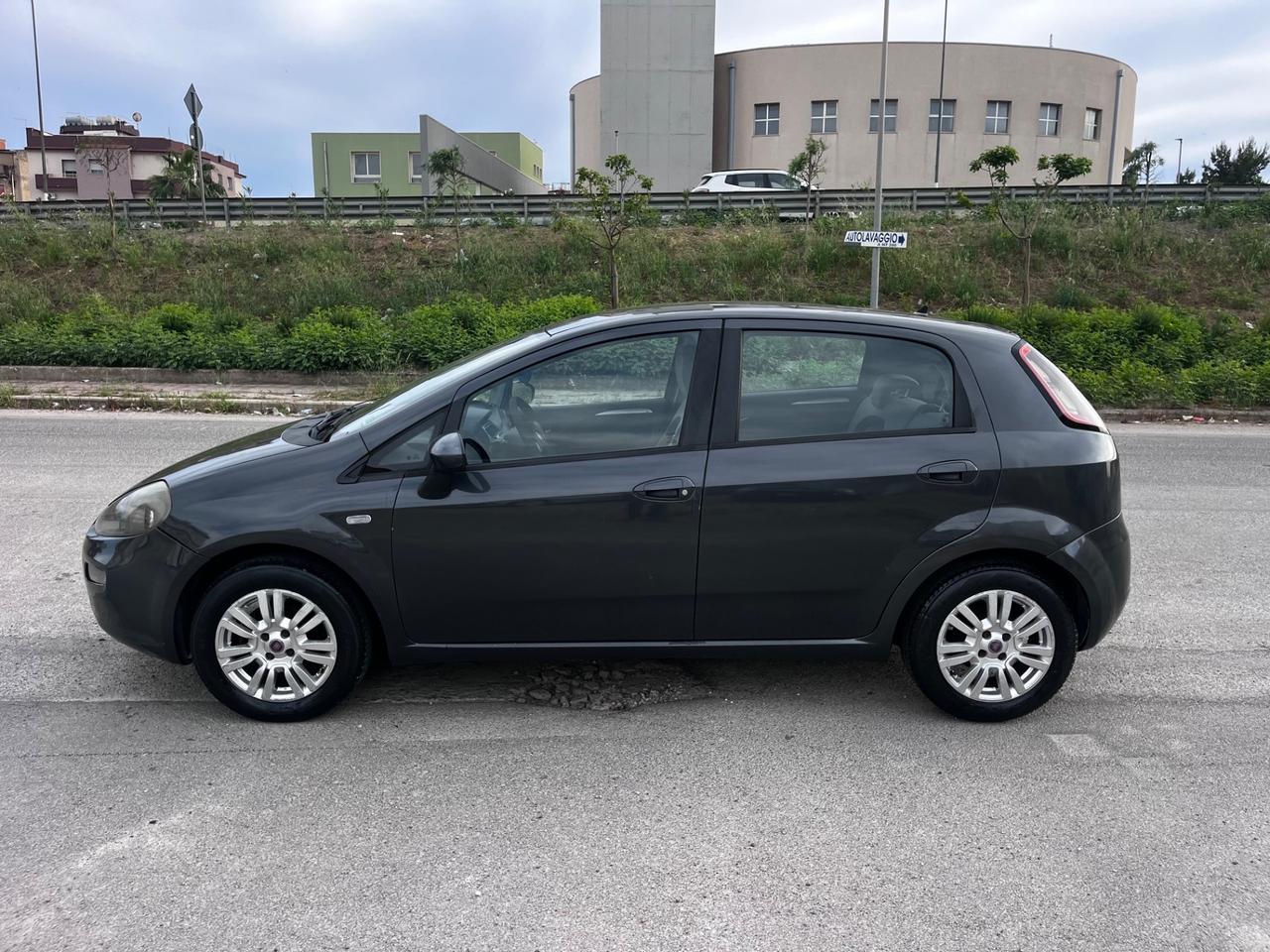 Fiat Grande Punto Easy 2013 1.2 benzina superaccessoriata