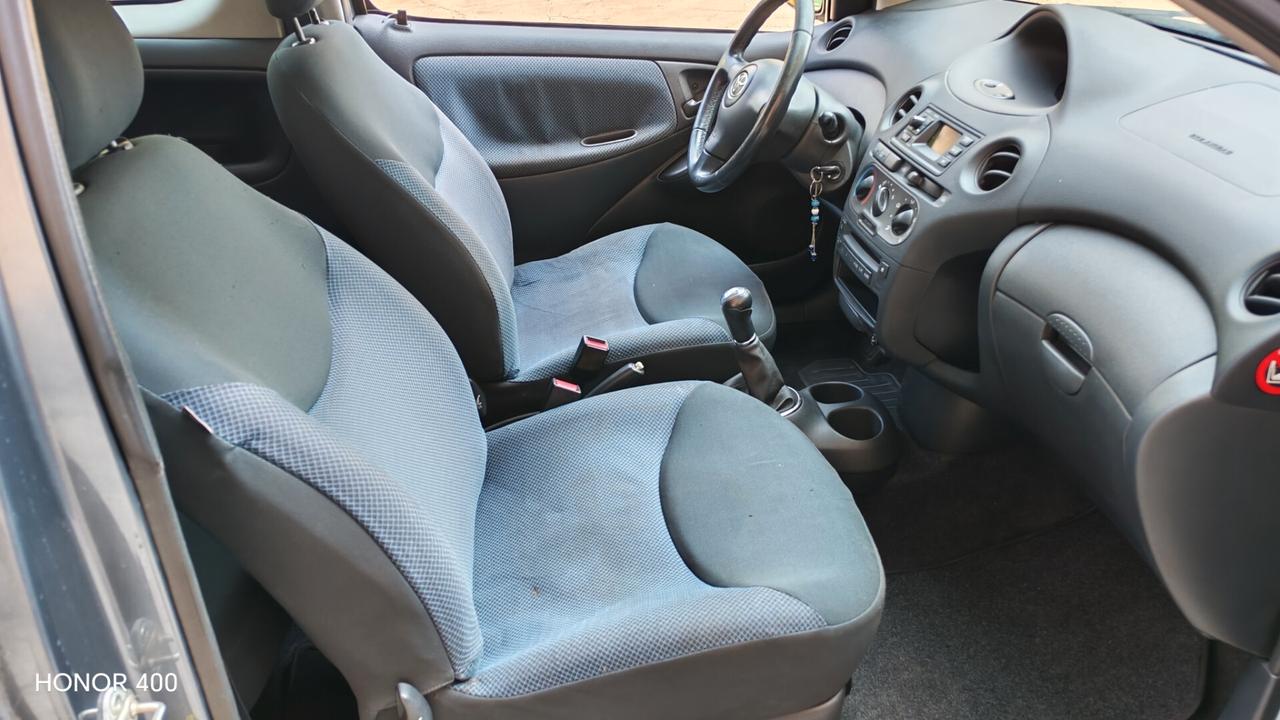 Toyota Yaris 1.4 tdi D-4D cat 3 porte