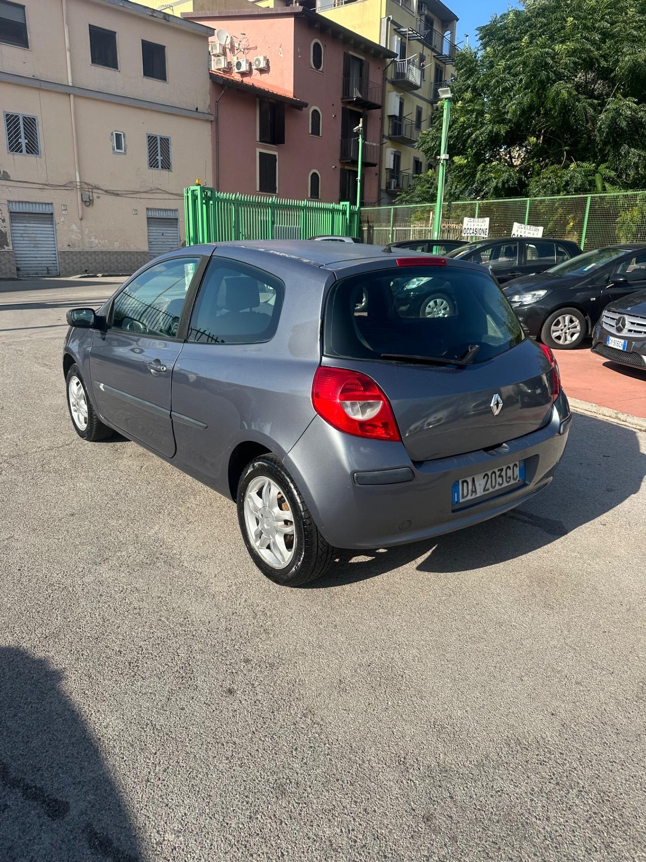 Renault Clio 1.2 16V 3 porte Luxe