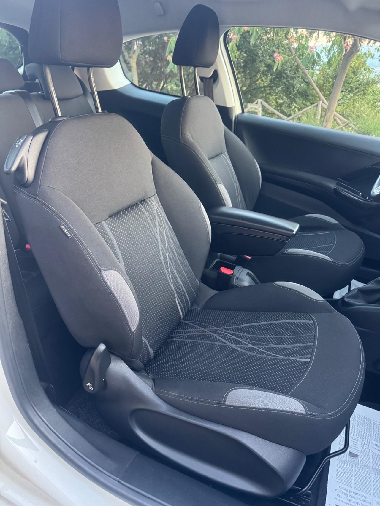 Peugeot 208 1.4 HDi 68Cv 3Porte *ALLURE* 2014