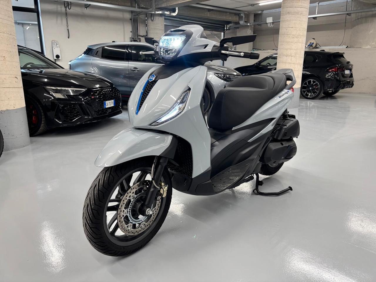Piaggio Beverly 400